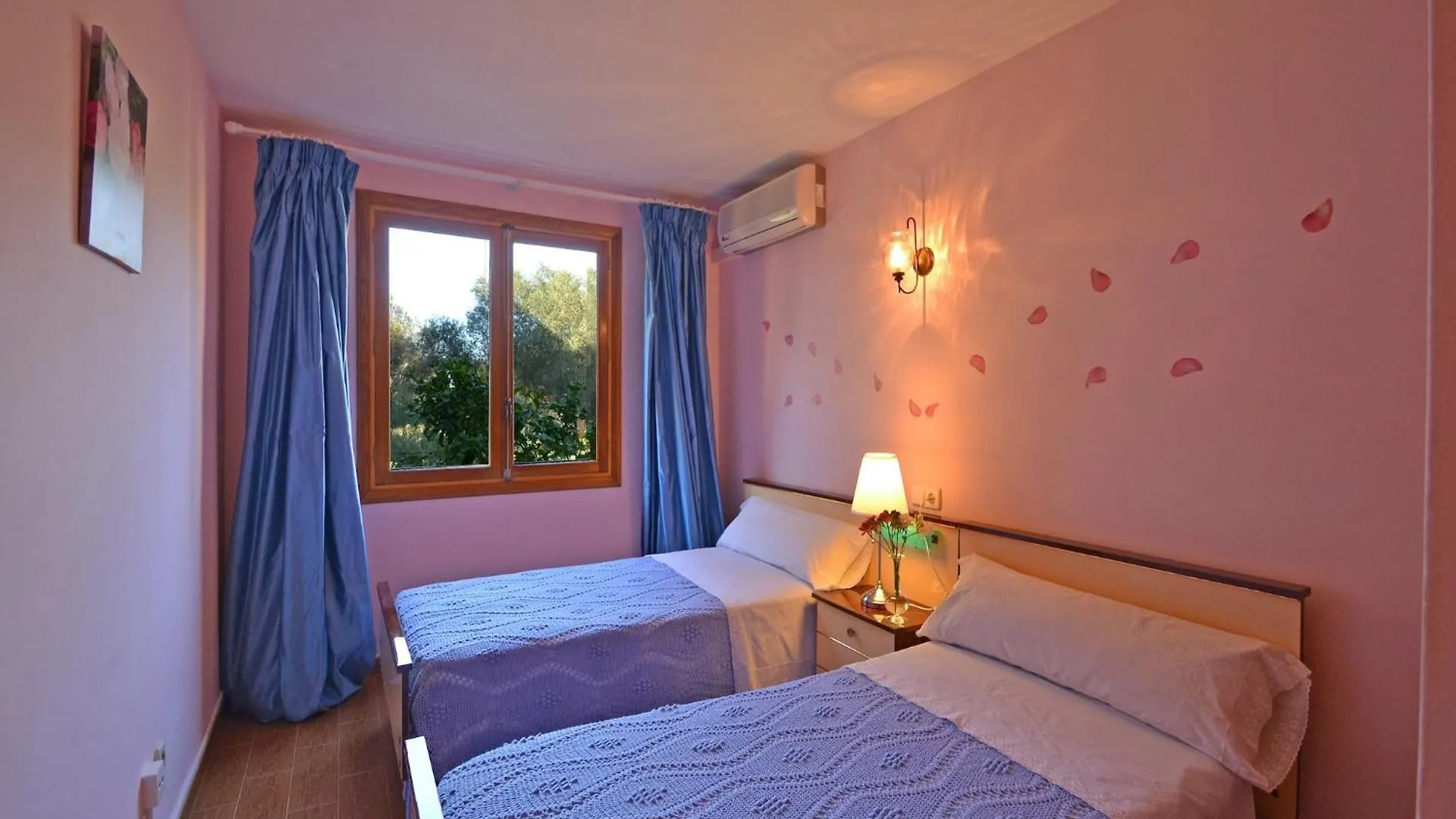 Dom wakacyjny Beautiful Villa With Garden El Toro
