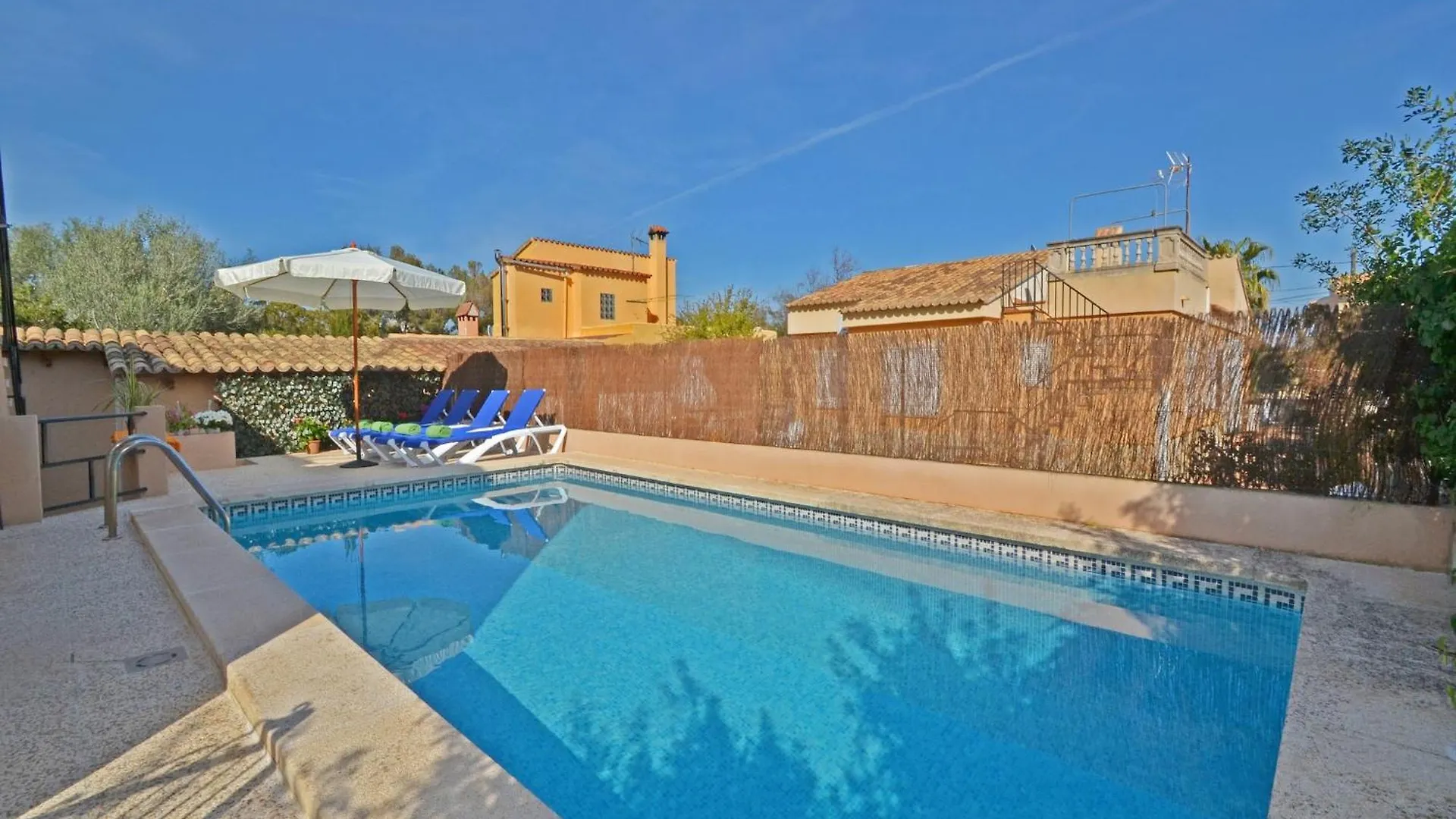 Dom wakacyjny Beautiful Villa With Garden El Toro